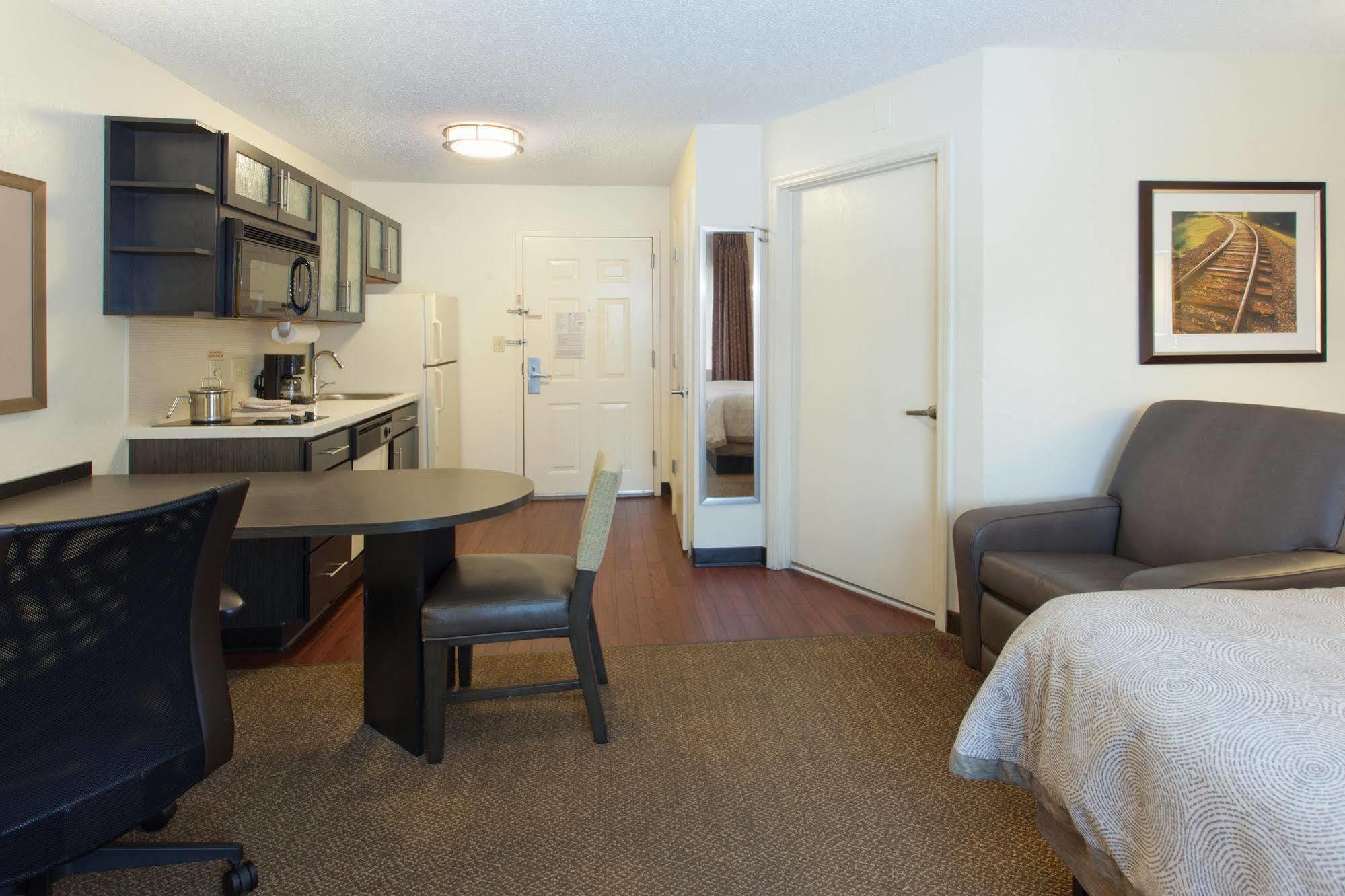 Sonesta Simply Suites Columbus Airport Gahanna Buitenkant foto